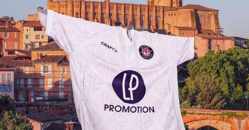 toulouse 2023-24 third shirt in white and purple